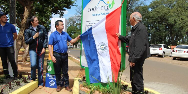 Coopeduc reinauguró mejoras de paseos de Villarrica