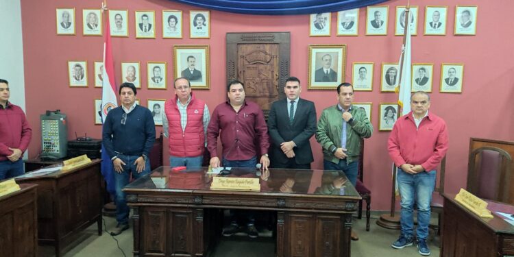 Director Paraguayo de Itaipú visita Villarrica y se reúne con autoridades para socializar intenciones de remodelación de Mercado Municipal N°1.