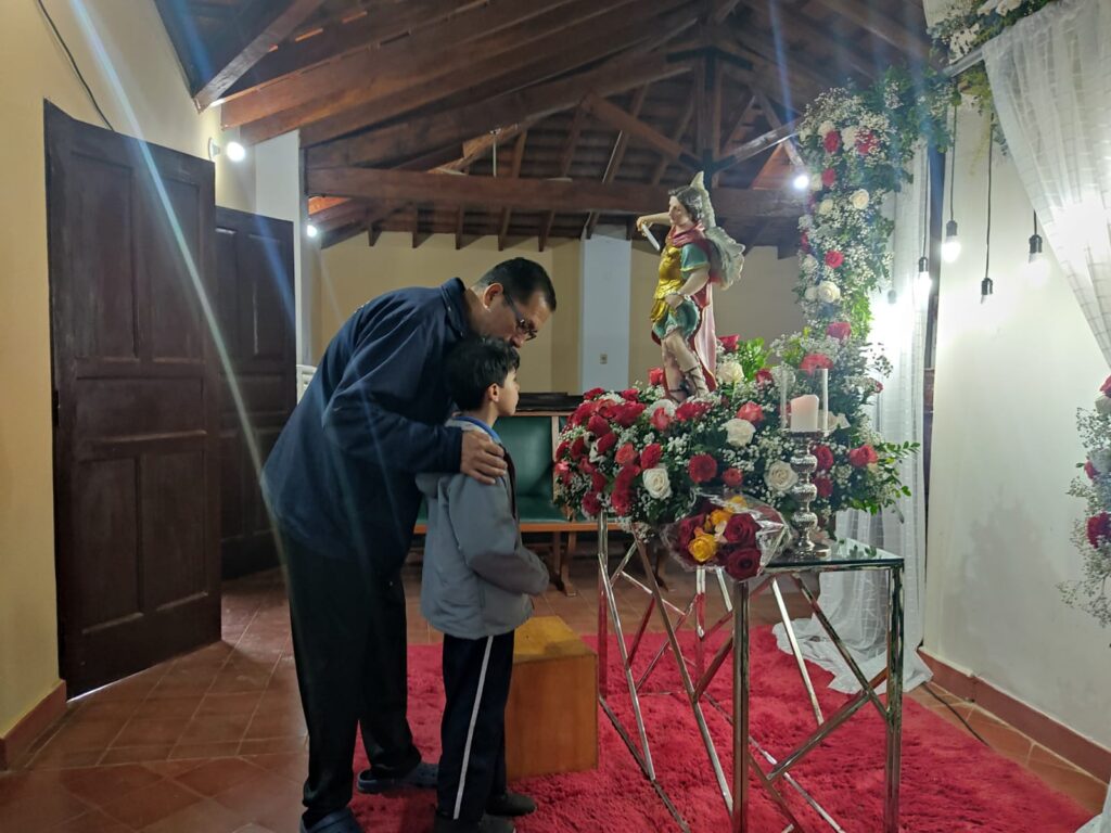 Iglesia Católica celebra el Día de San Miguel Arcángel. – Radio Guairá ...