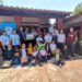 Coopeduc y Guaireña FC entregaron donaciones a escuela de Villarrica