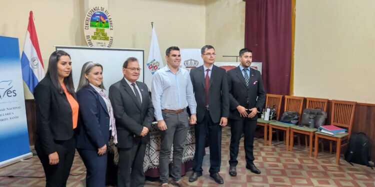 Funcionarios Municipales participan de Capacitación para Actualizar Normas de Requisitos para Sistemas de Control Interno.