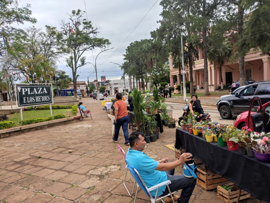 Feria de Artesanías y Gastronomía en la Plaza de los Héroes de ...