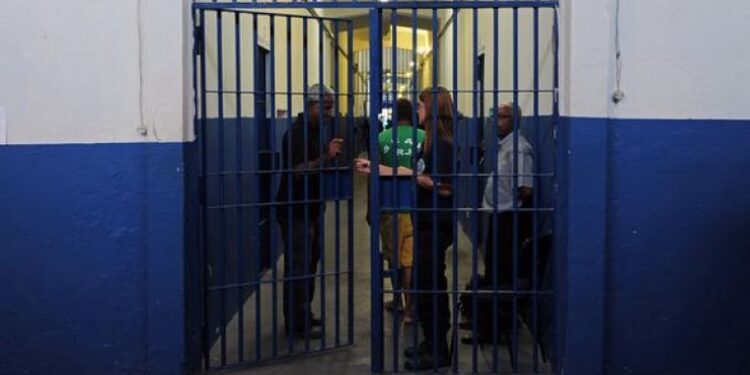 Sesión extra en el Senado para extender emergencia penitenciaria