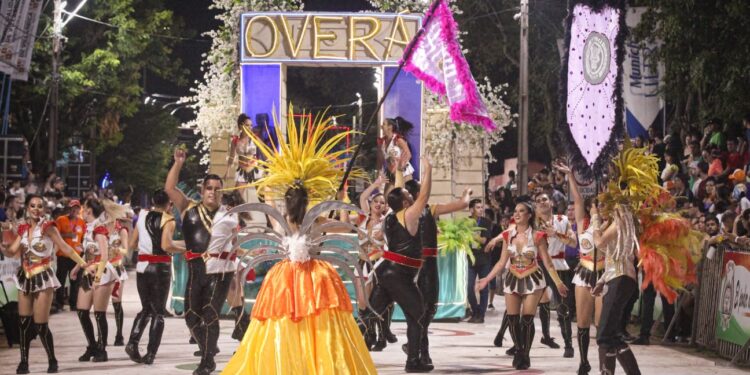 Comparsa Overá arrasa en los Carnavales Guaireños 2023