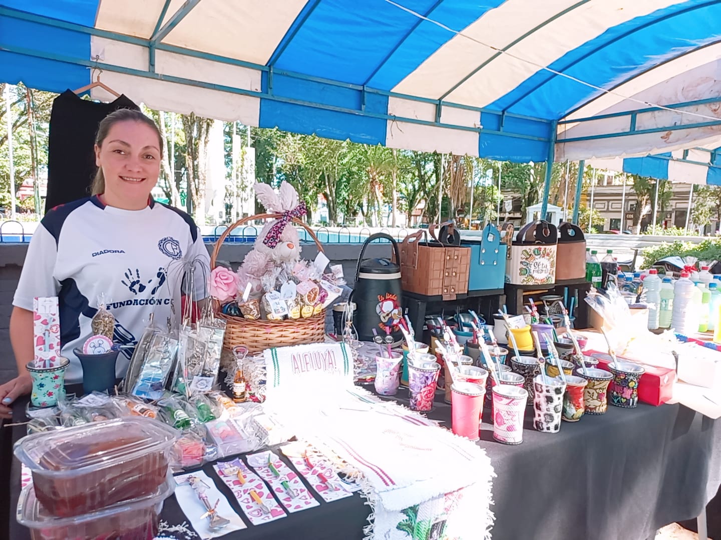 Feria por pascuas se desarrolla en la Plaza de los Héroes de Villarrica ...