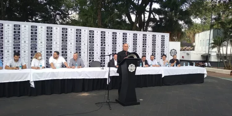 Investigación en Olimpia: Comisión Disciplinaria solicita documentación sobre contratos de representantes con jugadores.