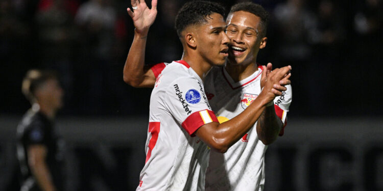 Tacuary fue humillado por Bragantino en su despedida de la Sudamericana.
