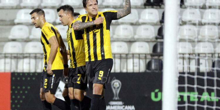 Dos flechazos le bastan a Guaraní para avanzar a octavos.