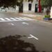Demarcan zonas de estacionamiento, franjas peatonales y el sentido de las calles de Villarrica.