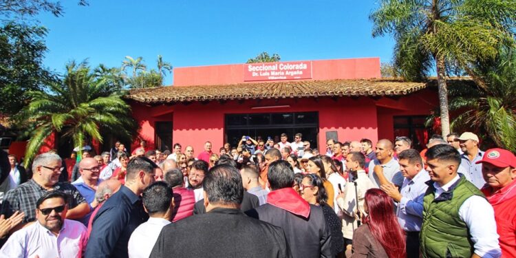 Inauguraron la sala informática EDUCAL en una seccional colorada de Villarrica.