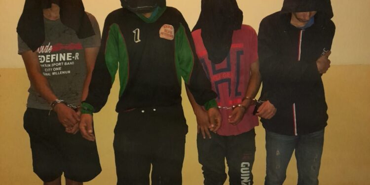Aprehendieron a 4 personas en la madrugada de hoy.