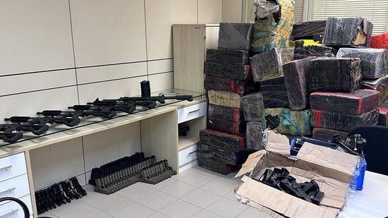 Brasil incauta drogas y armas que habrían salido de Paraguay.