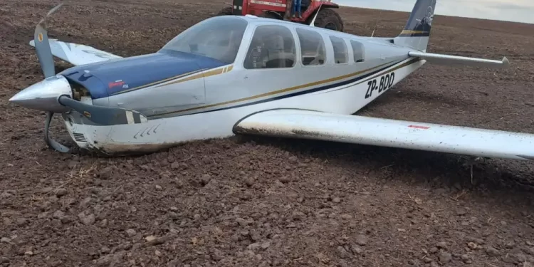 Avioneta sufre aterrizaje forzoso y cuatro ocupantes salen ilesos en Curuguaty.