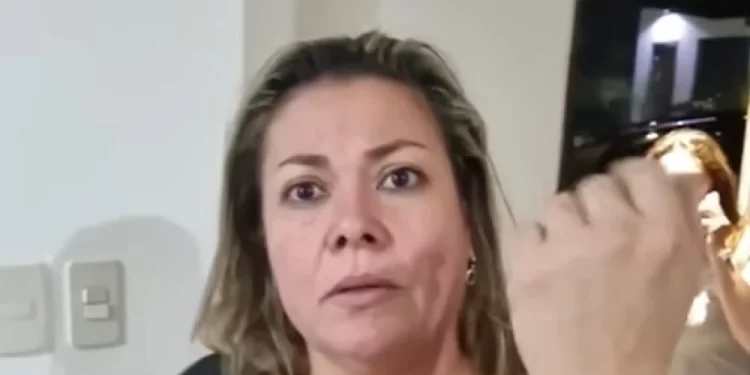 Zenaida Delgado renuncia a Cruzada Nacional tras conflictos por su apoyo al cartismo.