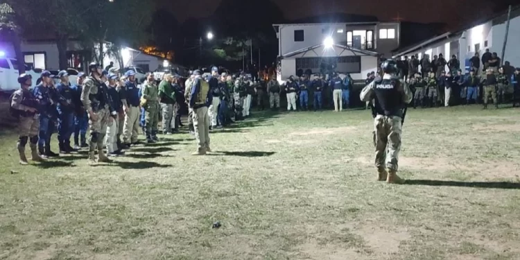 Megaoperativo contra clanes criminales en Asunción: Hay disparos y detenidos.