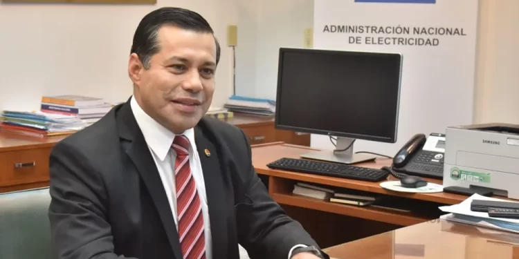 Peña confirma que Félix Sosa seguirá al frente de la ANDE.