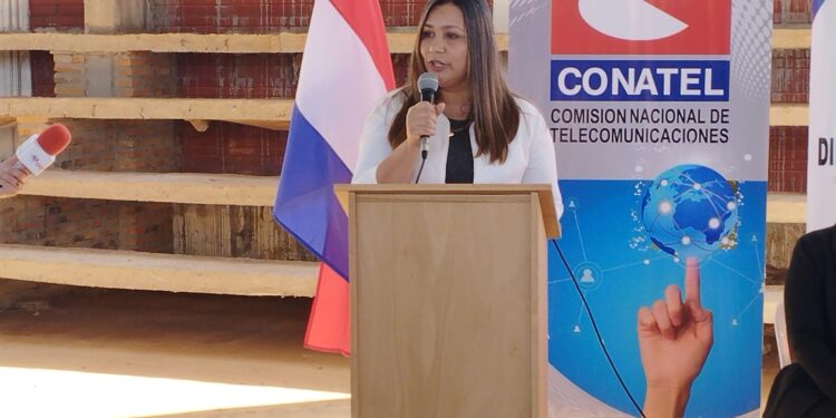 Entregaron 80 notebooks a instituciones educativas de Guairá.