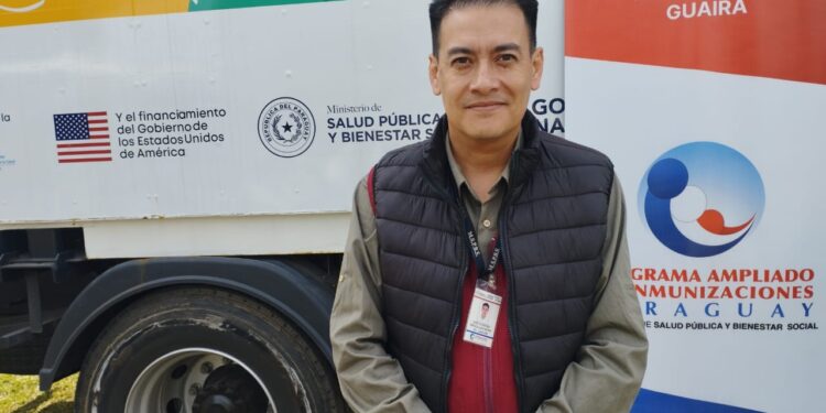 Jefe de PAI destacó servicio de inmunizaciones desde el vacunatorio móvil.