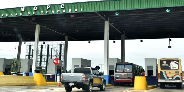 Tras negociación entre transportistas y MOPC, peaje de Ypacaraí queda en G. 10.000 para vehículos livianos.