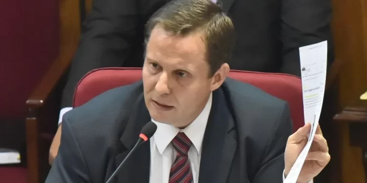 Corte Suprema debatirá la posibilidad de solicitar un examen de suficiencia para matricular a los abogados.