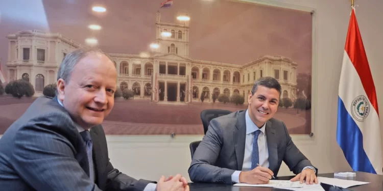 Peña promulga ley que crea el Ministerio de Economía.