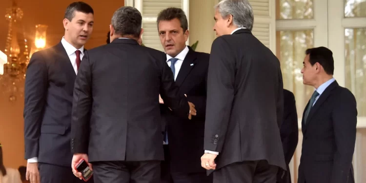 No hubo acuerdo para levantar el peaje en la hidrovia y hay friccion.