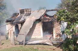 Vivienda fue consumida por un incendio en San Salvador.