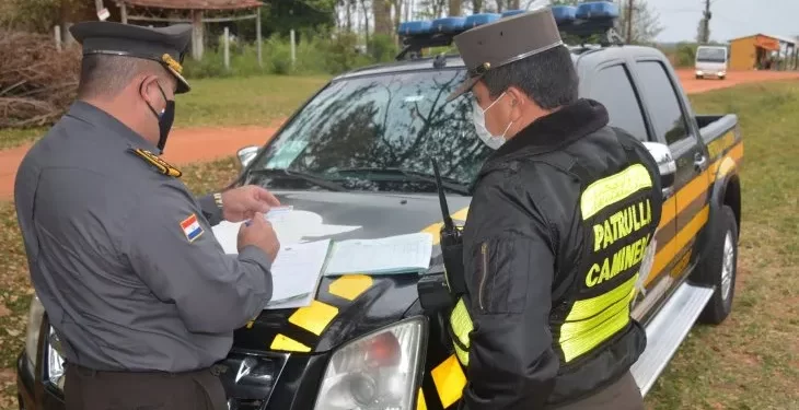 Ciudadano acusó a la Policía Caminera de Mbocayaty de apropiarse supuestamente de su camión de gran porte.