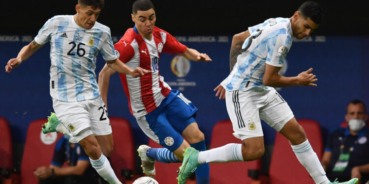 Cambio de horario para el partido entre Argentina y Paraguay.