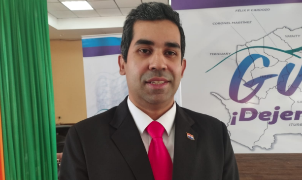 Universidades de Villarrica exponen sus ofertas académicas en la Expo Educativa.