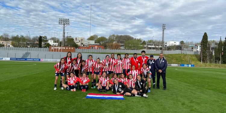 La Albirroja femenina Sub 19, vicecampeona en Uruguay.