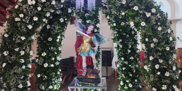 El barrio San Miguel celebra el día de su Santo Patrono.