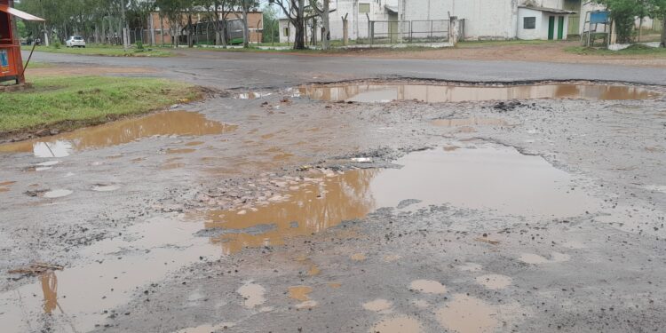 Pobladores del barrio Estación denuncian el estado del Boulevard Yegros y Avenida España.
