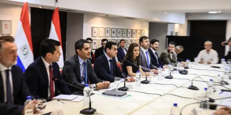 Paraguay recurre a tribunal del Mercosur por cobro de peaje de Argentina en la hidrovía.