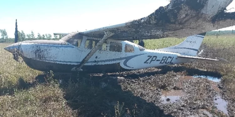 Avioneta sufre falla mecánica y aterriza de emergencia en Caazapá.