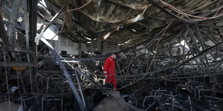 Incendio en Irak deja 114 muertos y más de 200 heridos en una boda.