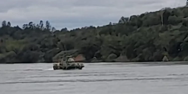 Prefectura argentina intercepta embarcación de la Armada Paraguaya y marino resulta herido.