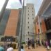 HOMBRE SE ARROJA DEL 6TO PISO DEL PALACIO DE JUSTICIA DE VILLARRICA