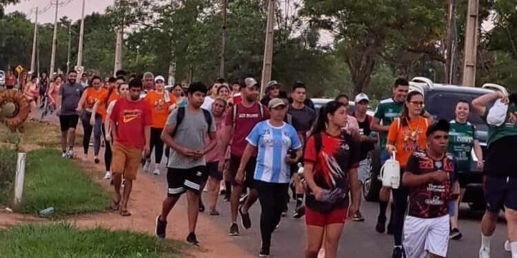 MASIVA CONCURRENCIA DE DEVOTOS DE LA VIRGEN DE ITAPÉ.