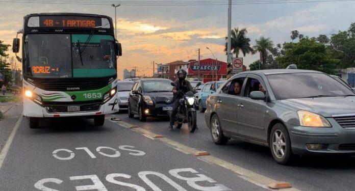 Aplicarán multas a conductores que no respeten el carril único en la exruta Transchaco