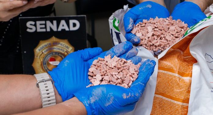 Más de 26.000 dosis de éxtasis retenidas por autoridades mediante controles aeroportuarios