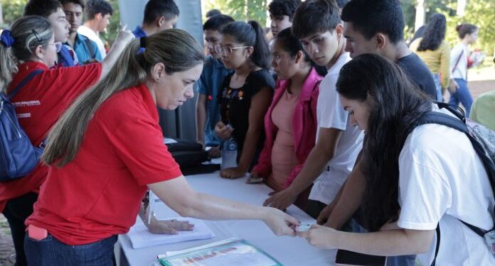 Más de 13.800 jóvenes se registraron para las becas que ofrece el Gobierno