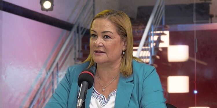 Casos de nepotismo: Esther Roa califica a Raúl Latorre de «mentor del desastre»