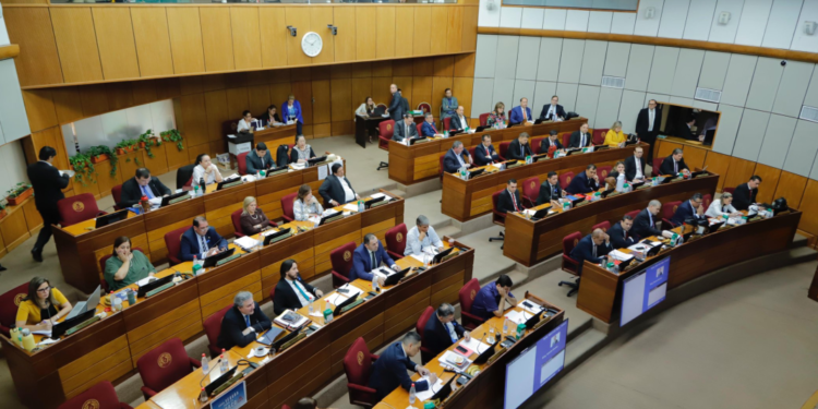 Anuncian escrache permanente a parlamentarios que avalen nepotismo y tráfico de influencias