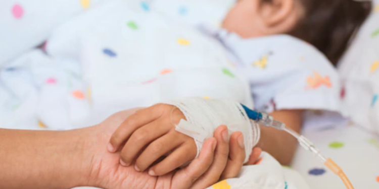 Evoluciona favorablemente la niña que había sido introducida en un tambor