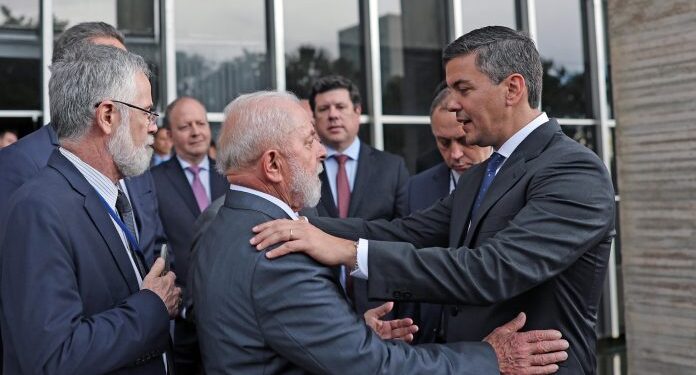 Paraguay defiende un nivel adecuado de tarifa eléctrica para garantizar su desarrollo, afirma ministro