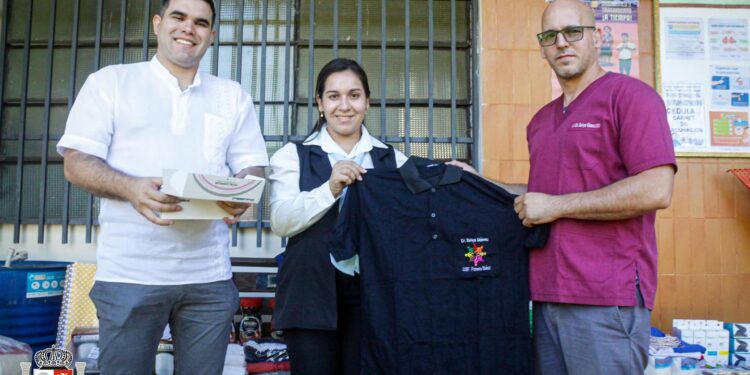 LA MUNICIPALIDAD DE VILLARRICA ENTREGÓ INSUMOS A LA USF DE POTRERO BÁEZ