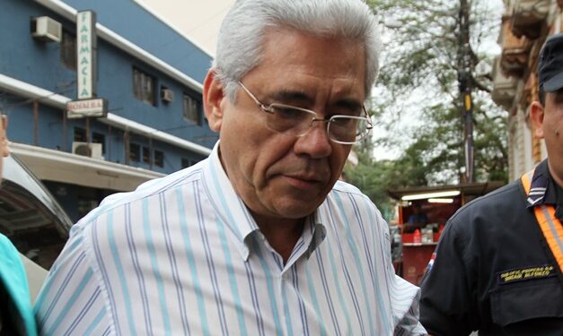 UNA no te calles: Otorgan arresto domiciliario al exrector de la UNA, Froilán Peralta