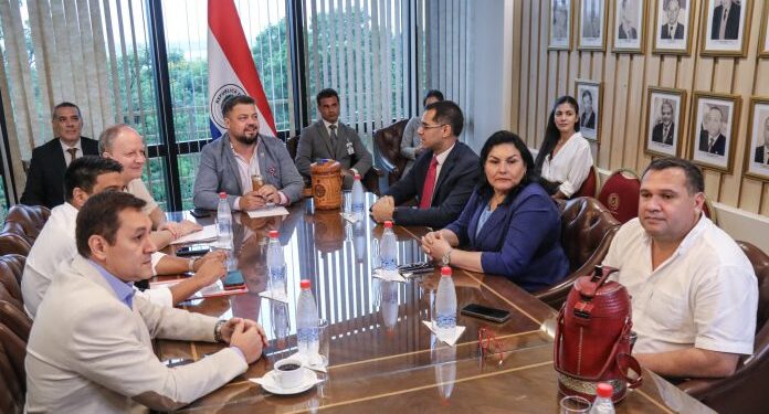 Ejecutivo presenta al Congreso “una ley de justicia de la carrera civil”