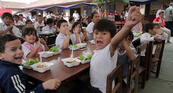 Diputados aprueban proyecto de ley «Hambre cero en las escuelas»
